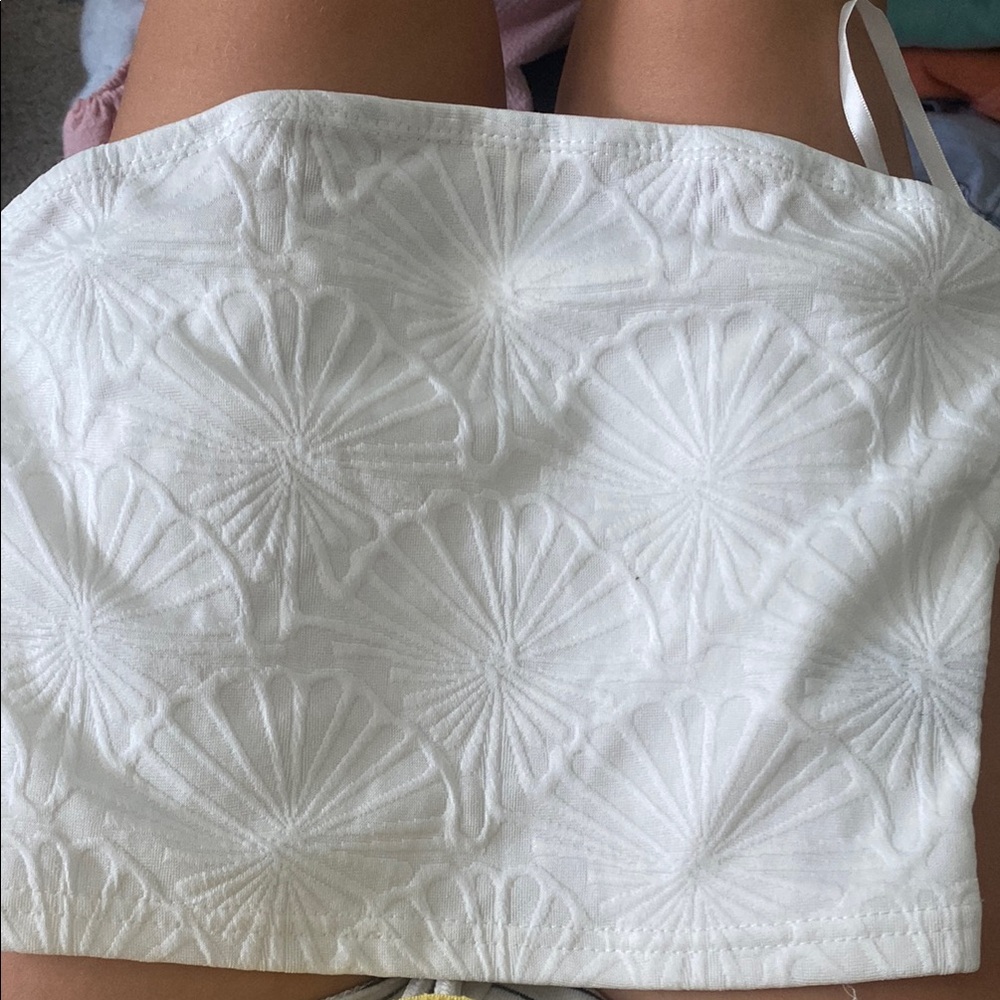 SHEIN White Textured Crop Top